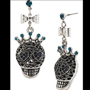 Betsey Johnson Day of the Dead Torsade Crystal Skull Drop Earrings